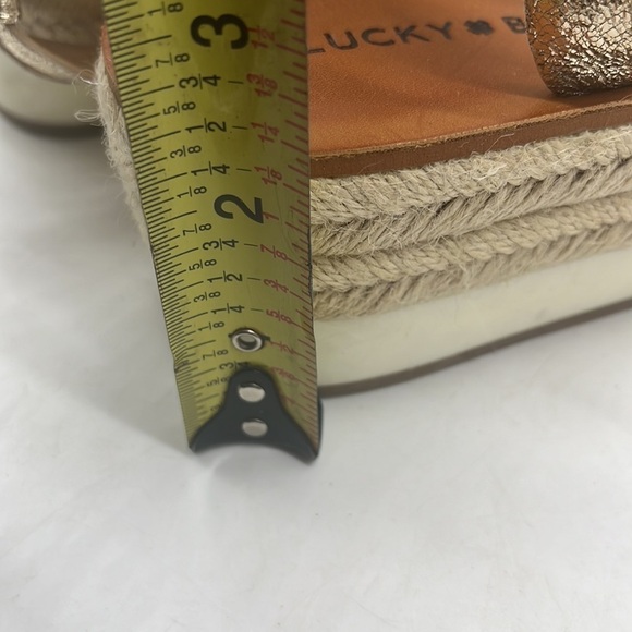 Lucky Brand Gold Strappy Platform Sandal Sz 9. MCS2188F - Picture 9 of 9